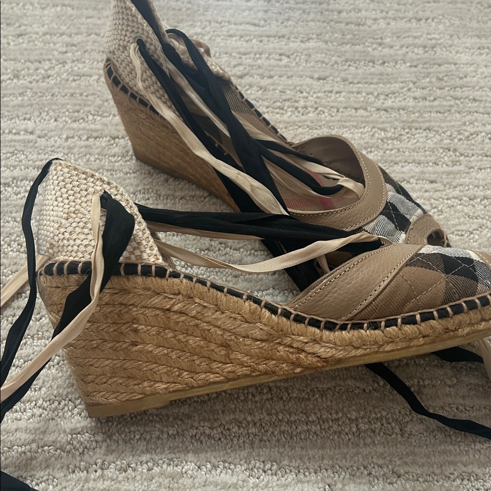 Women’s authentic Burberry espadrille - Picture 3 of 7